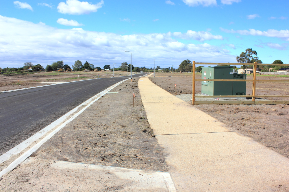 New,Road,And,Footpaths,In,The,Making,In,A,Newly