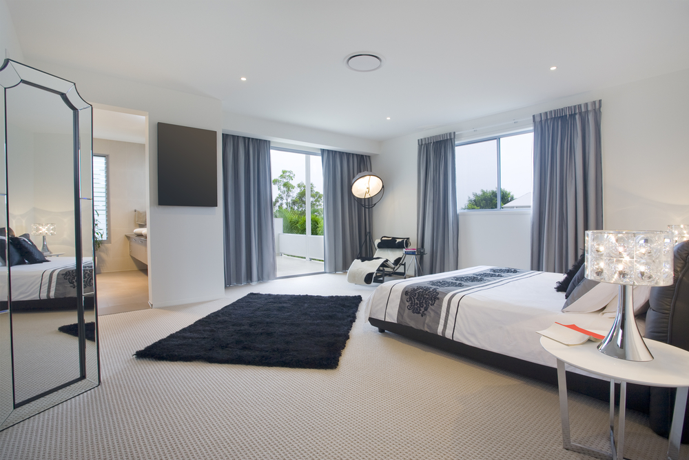 Luxurious,Master,Bedroom,In,Mansion